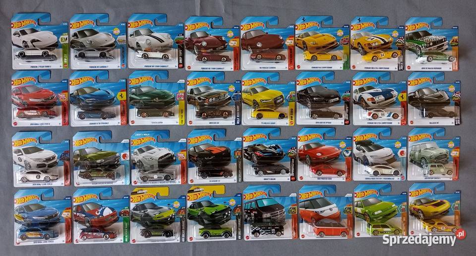 Hot Wheels Mainline mainy 32 sztuki stan Samochody i pojazdy