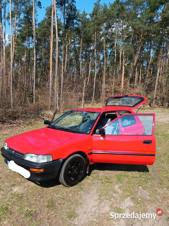 Toyota Corolla VI seria E90 Salon Polska 2/3