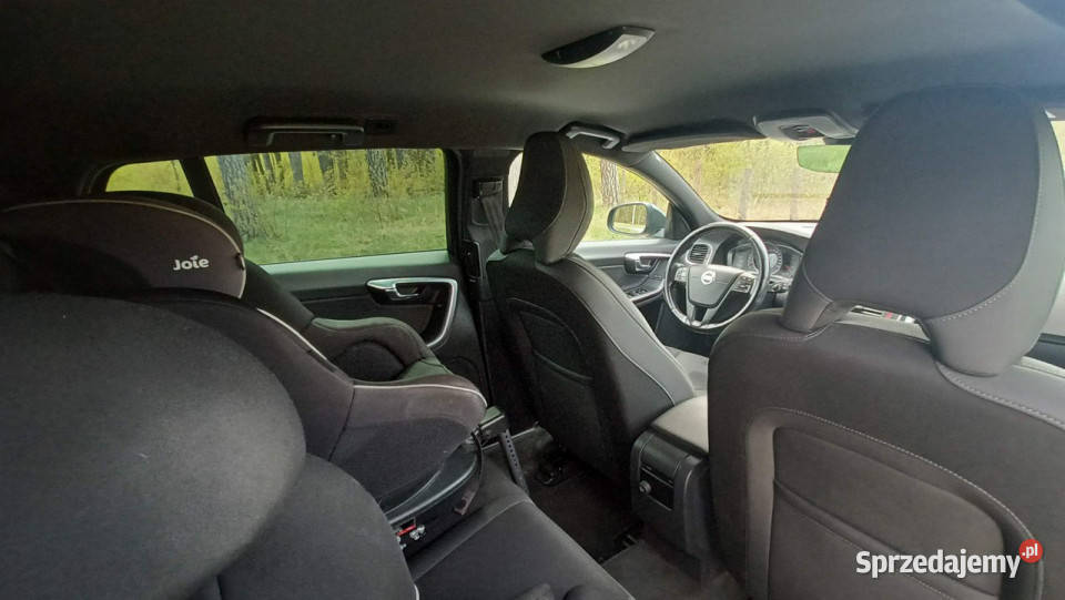 Volvo V60 model 2015 zadbane serwisowane pełna ESP Tomaszów Mazowiecki sprzedam