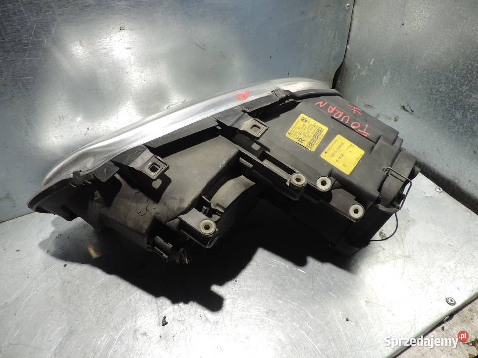 LAMPA PRAWY PRZÓD PRZEDNIA VW TOURAN I