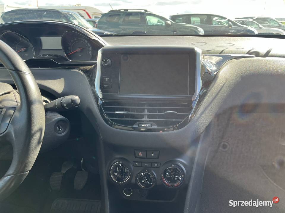 PEUGEOT 208 12 VTi 82 DE796 sprzedam
