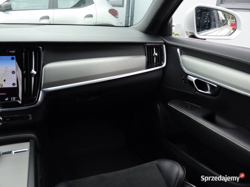 Volvo S90 D5 AWD wielofunkcyjna kierownica