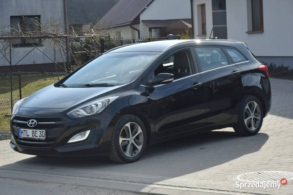 Hyundai i30 16D Navi Kamera 2015r Sprowadzony Majdan Sieniawski