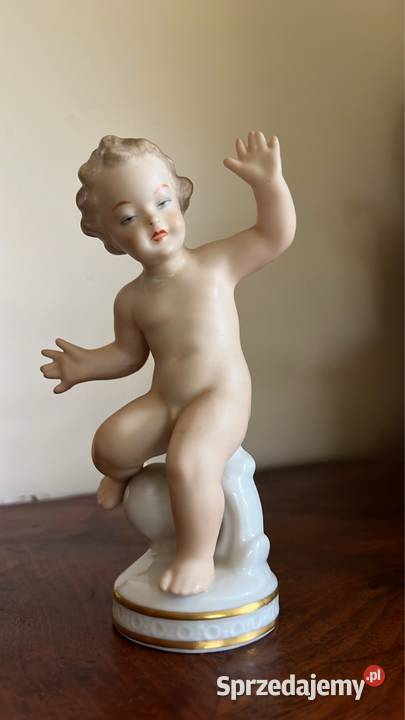 Figurka Putto grający piłką Wallendorf
