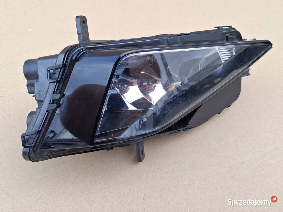 VW GOLF SPORTSVAN LIFT HALOGEN PRAWY LAMPA lubuskie Bieleń