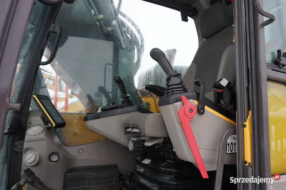 Koparka gąsienicowa Volvo EC 235L 2016 Rok produkcji 2016 Jeziorko sprzedam