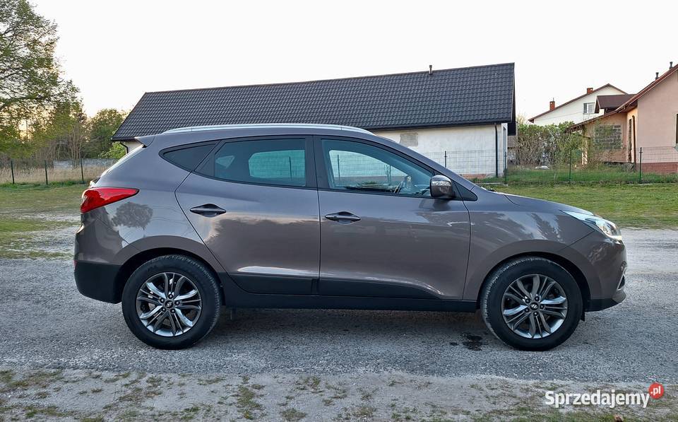 Hyundai ix35 16 135 benzyna z Niemiec serwis ASO czarny Oksa