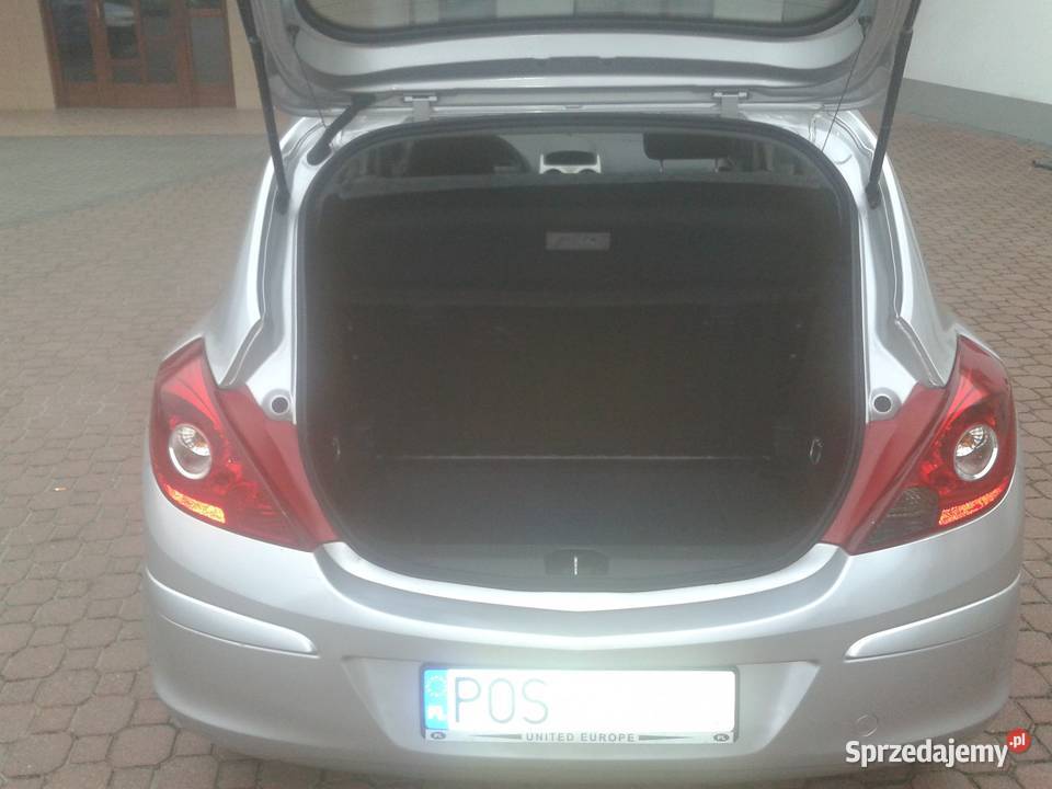 Opel Corsa 13 CDTI 2009r 143 diesel srebrny światła przeciwmgielne Corsa Ostrów Wielkopolski