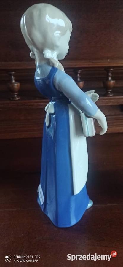 Figurka Dziewczyna z książkami Carl Scheidig Gdańsk