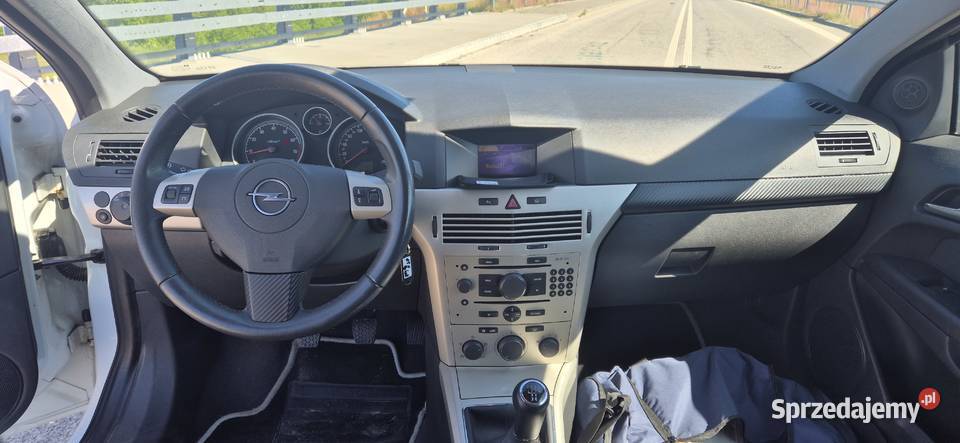 Opel ASTRA H 16 GTC 08rzDeGwpOryDoinZarblack and CD