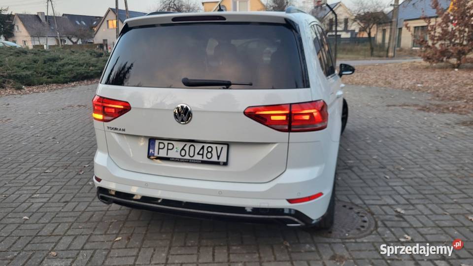 Touran R line ledy kamery dsg 7 osobowy super tempomat Piła