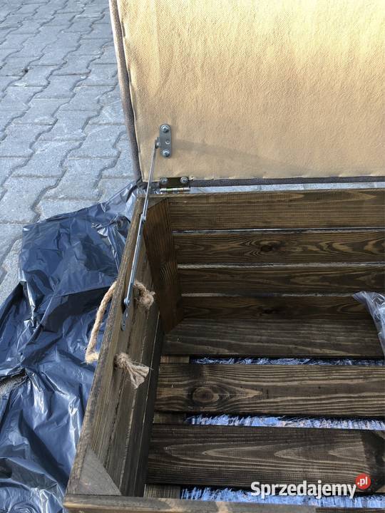 Drewniana skrzynia ze schowkiem i siedziskiem sprzedam