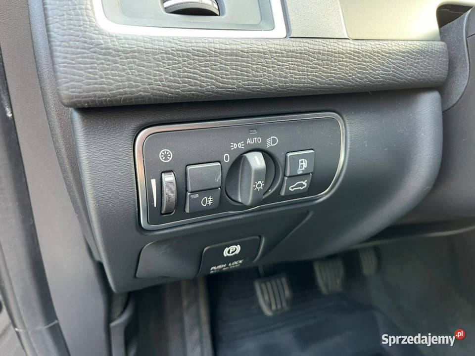 Volvo XC 60 5 cylindrów Xenony skrętne bluetooth Lipówki