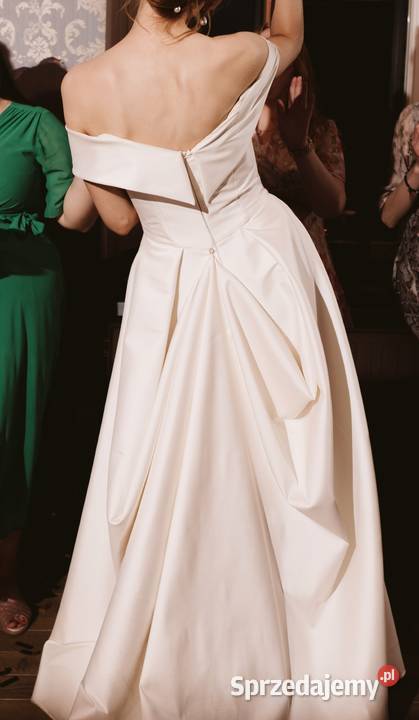 Klasyczna Suknia ślubna S z podpinanym trenem Rozmiar 36(S)