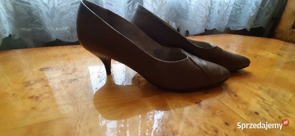 Buty czółenka na obcasie kolor kawa z mlekiem sprzedam