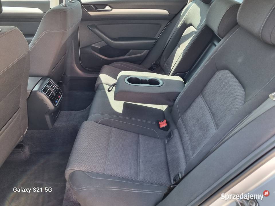 Volkswagen Passat B8 20 150 DSG 1 rej 2016 r światła przeciwmgielne