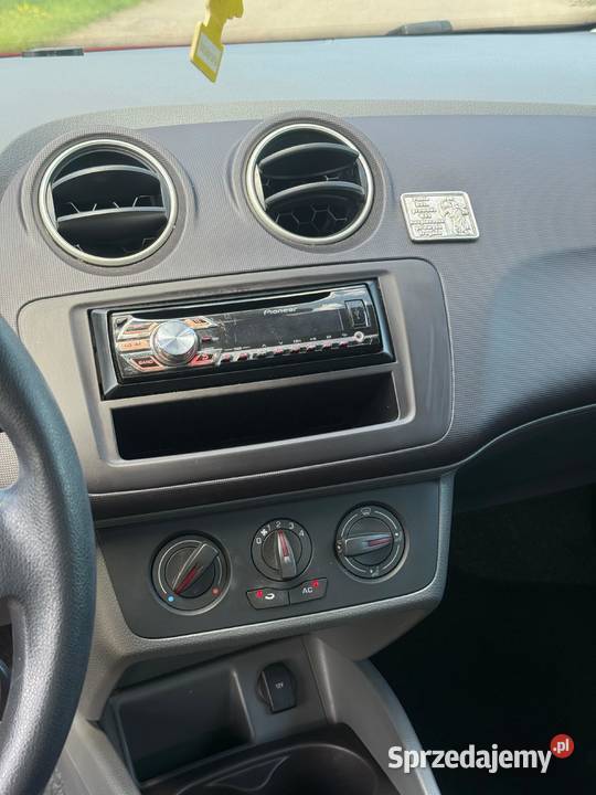 Seat Ibiza12BenzynaKlimatyzacjaSprawnaStanBDB Rok produkcji 2010 Częstochowa