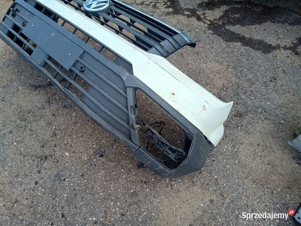 Przedni zderzak uszkodzony VW crafter 19 Zderzaki Cołdanki