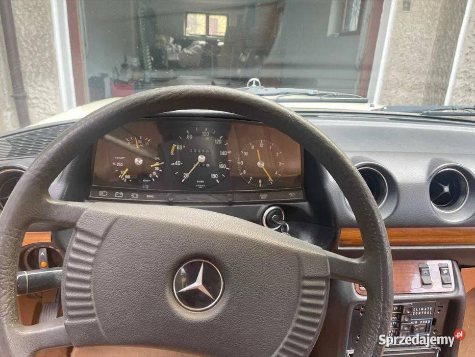Legenda Mercedes W123 300D Klasyk w Idealnym Radom