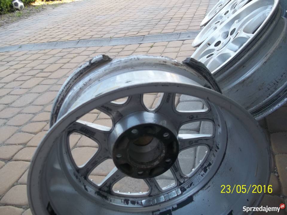 DEZENT S 5X112 75J 16 ET15 jedna uszkodzona Staszów