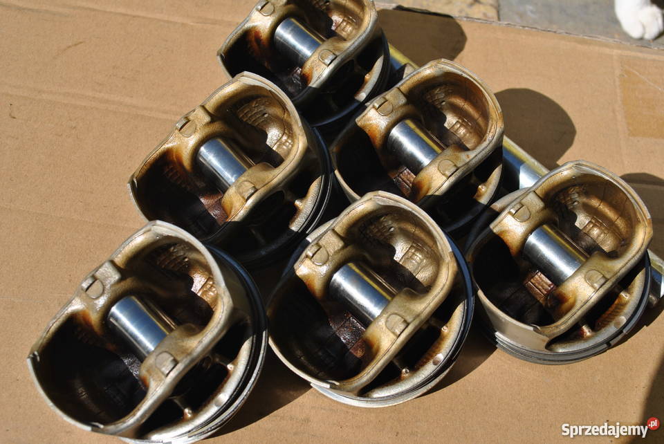 Tłoki tłok piston BMW E90 E91 E92 E93 E60 F10 śląskie Poręba