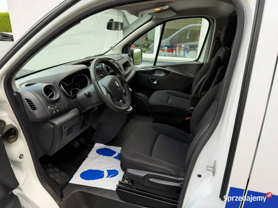 ambulansy Renault Trafic Renault Trafic 2022 wielkopolskie