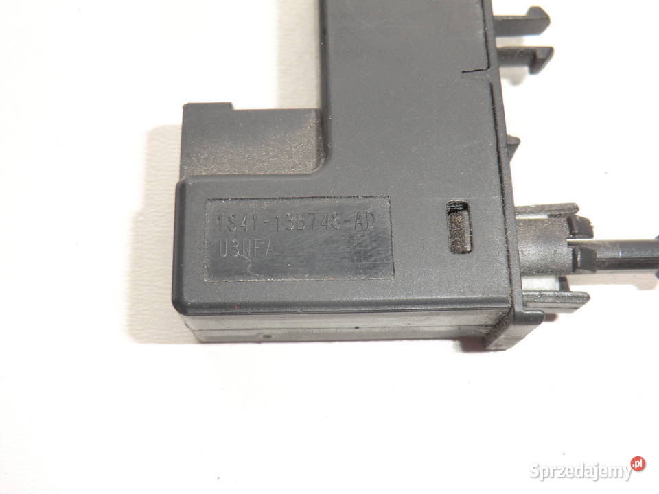 FORD FOCUS MK3 LAMPKA SCHOWKA 1S4113B748AD Krzeszowice