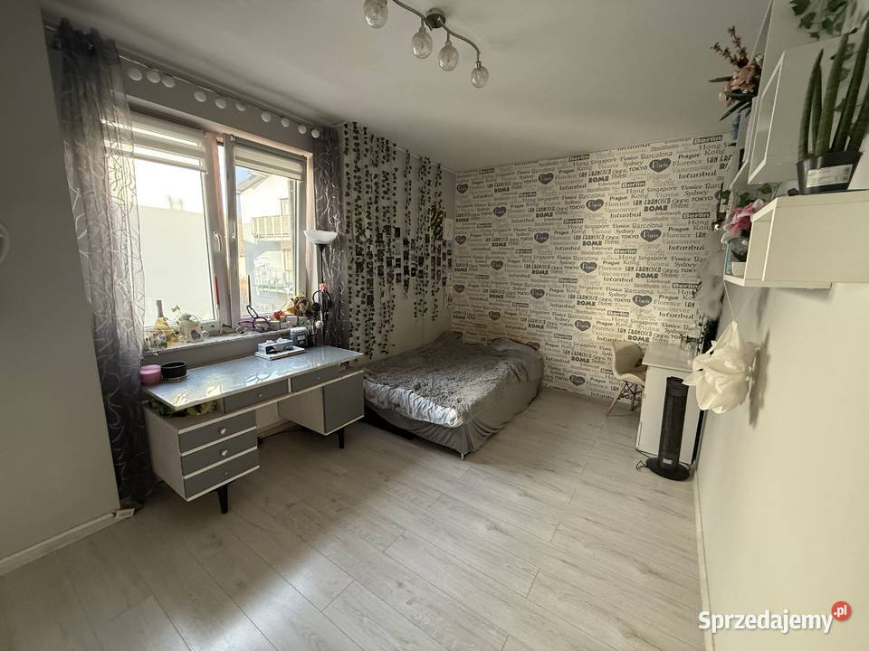 Sprzedam mieszkanie 3 pokoje balkon 60m2 Marki