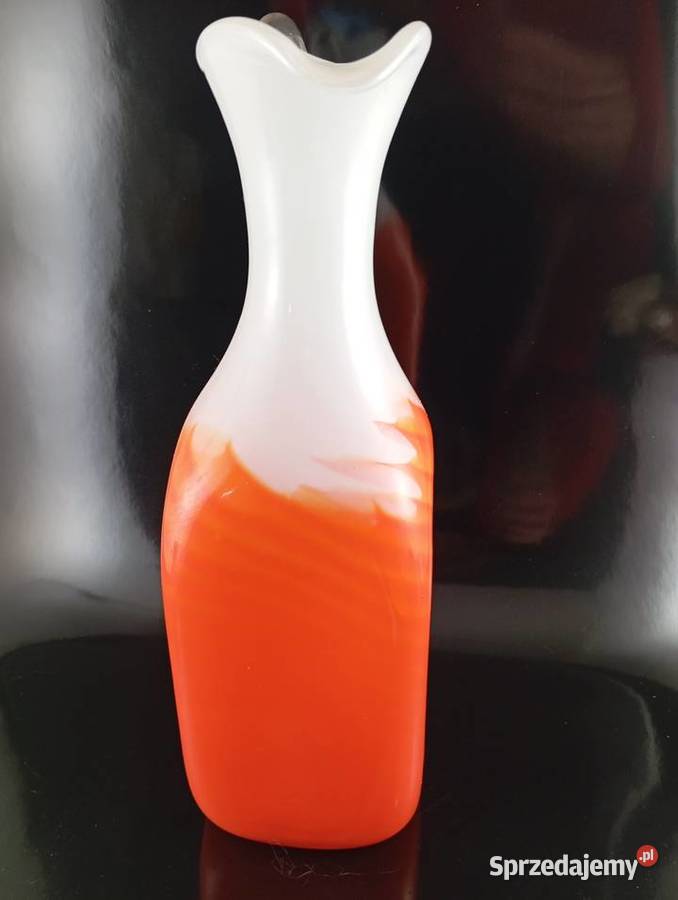 Szklany wazon dzbanek