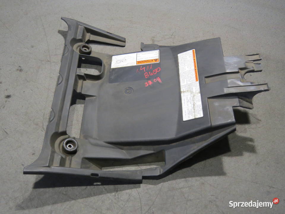 SUZUKI BURGMAN 400 2004 K4 250 zaślepka plastik