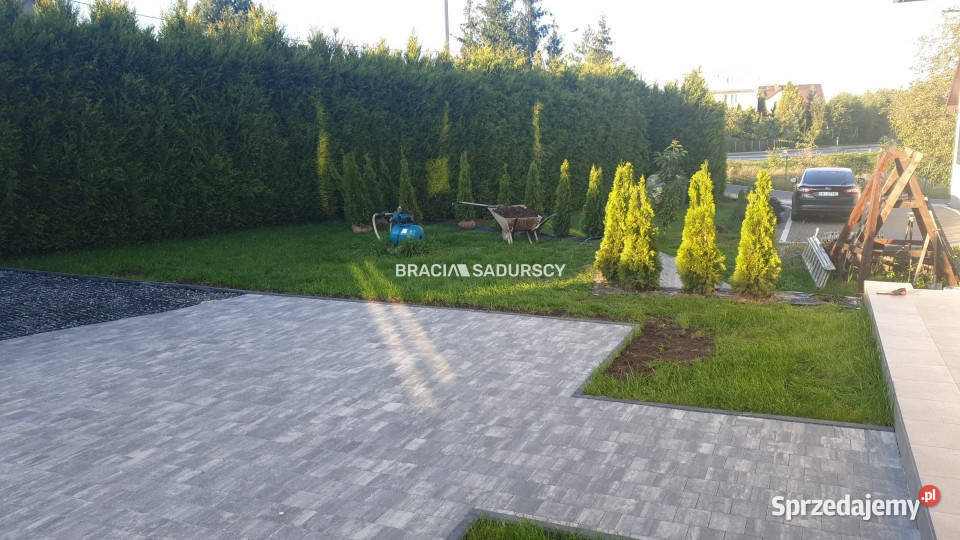 sprzedaży domu wolnostojącego Zabawa 280m2
