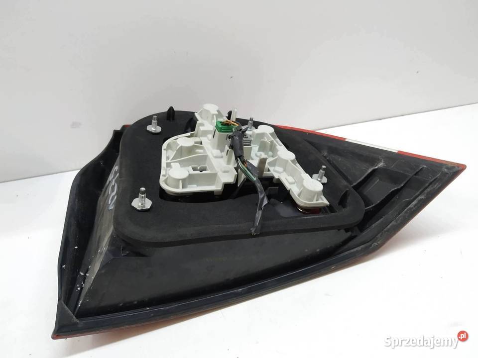 LAMPA TYŁ LEWA SEDAN 30698915 Volvo S40 II