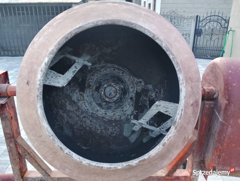 Sprzedam betoniarkę 200 dmc3
