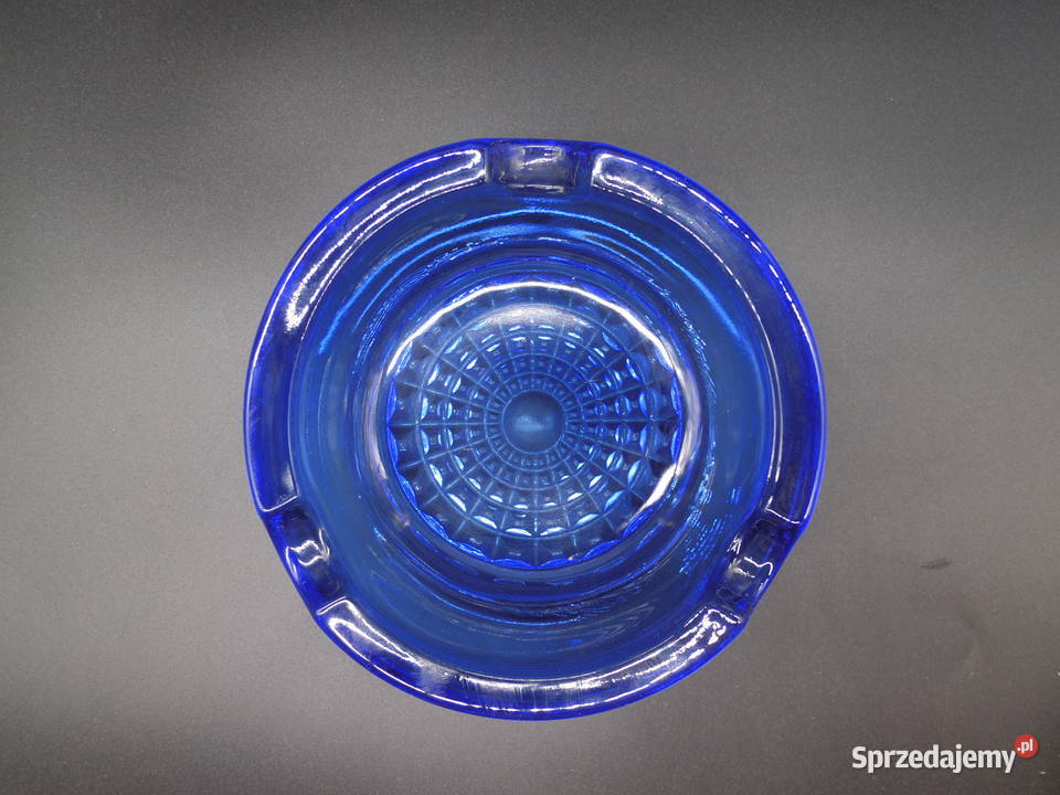 Popielniczka ze szkła kobaltowego lata 70