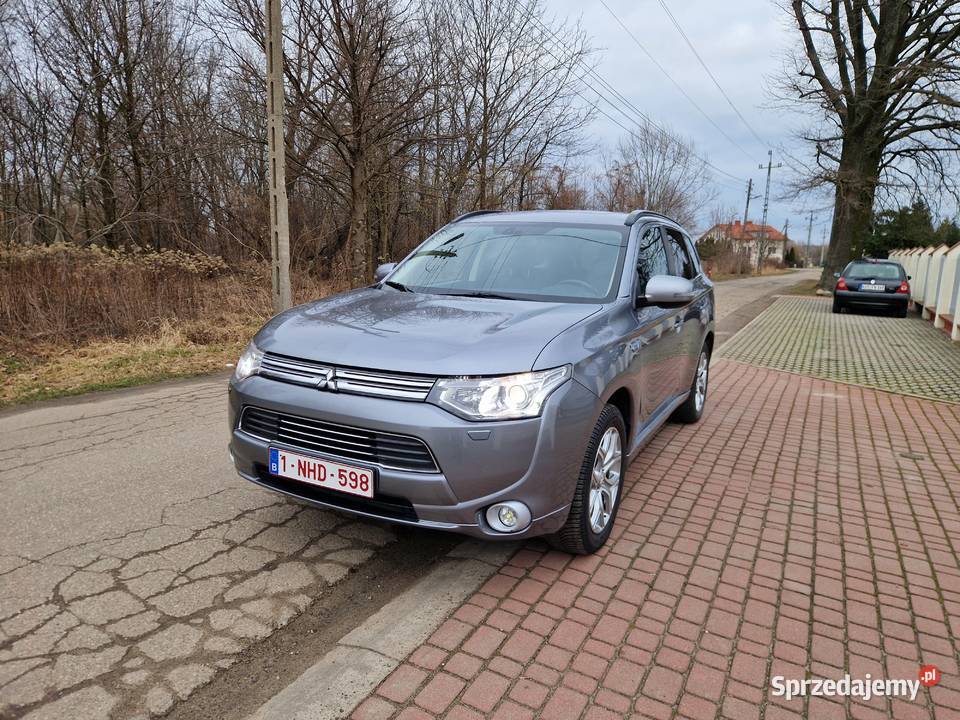 Mitsubishi Outlander 20 PHEV Instyle 4X4 automatyczna