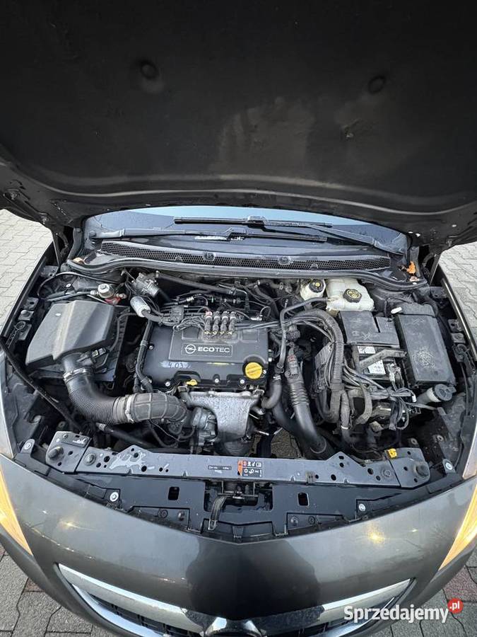 Opel Astra J kombi 14 turbo 140 2011 manualna Głogów
