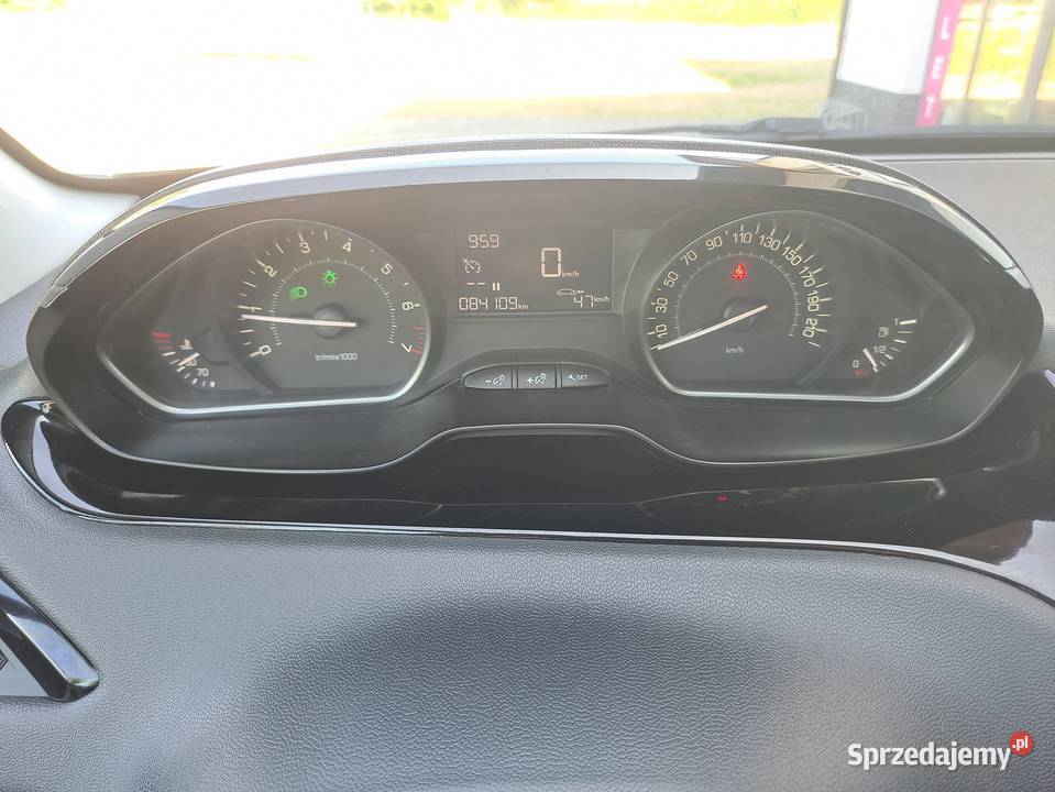 Peugeot 208 benzyna 2019r 84200 klima serwis nieuszkodzony