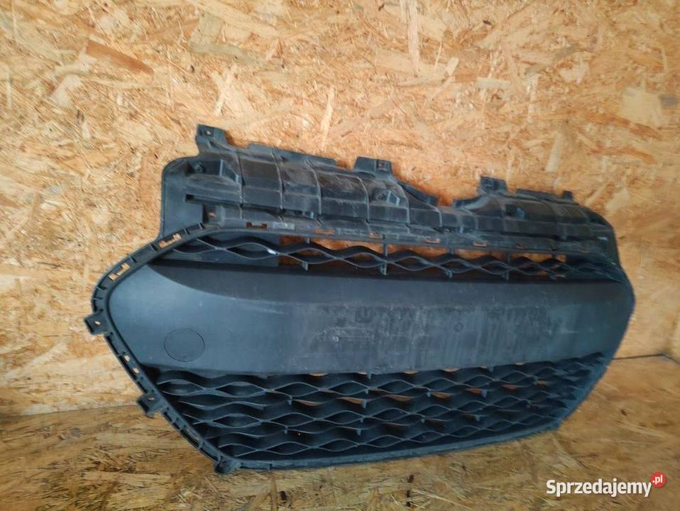 KRATKA ŚRODKOWA GRILL ZDERZAKA PRZÓD HYUNDAI i10 osobowe