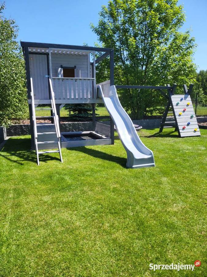Plac zabaw nowoczesny domek dzieci huśtawki Wrocław