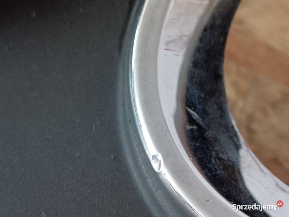 MAZDA 3 III BM 13 KRATKA RAMKA HALOGENU LEWY Pleszew