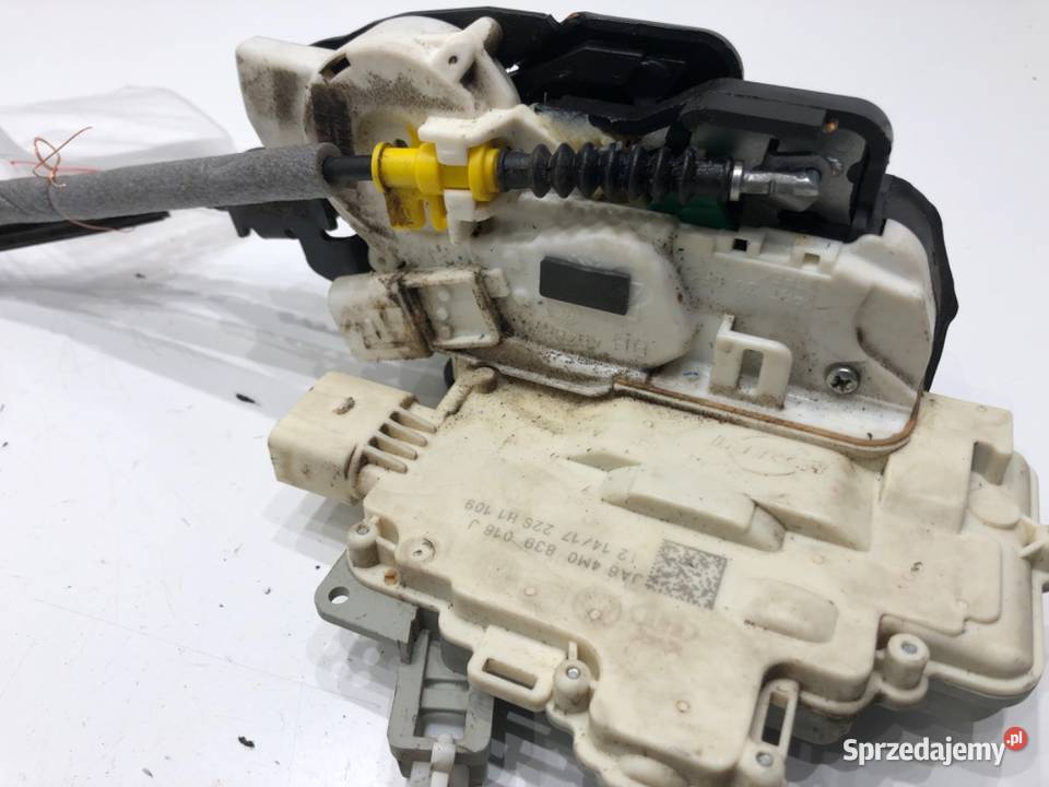 ZAMEK DRZWI PRAWY TYŁ AUDI Q7 4M SUV 4M0839016J Części samochodowe sprzedam