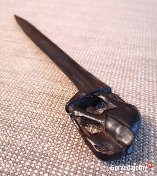 Stary drewniany nóż do rozcinania listów