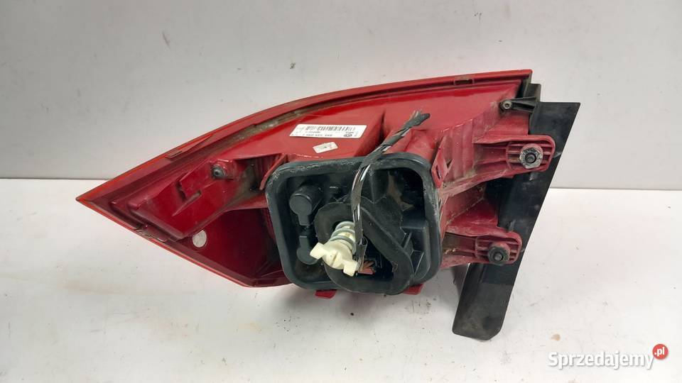 VW PASSAT B7 SEDAN LAMPA TYŁ LEWA Zbierkowo
