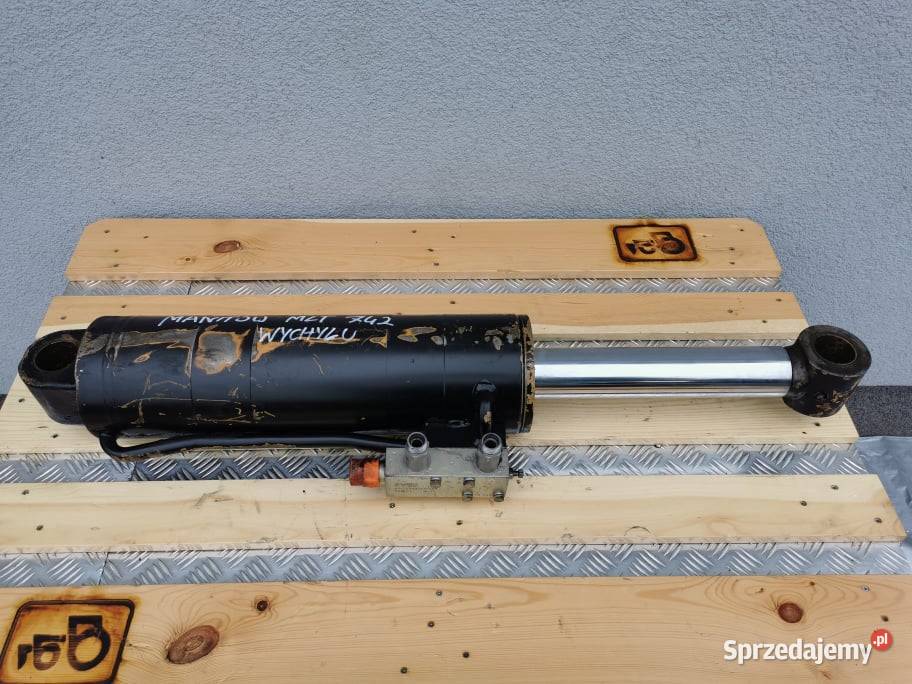 Siłownik wychyłu wideł Manitou MT 1740 Wilkowo
