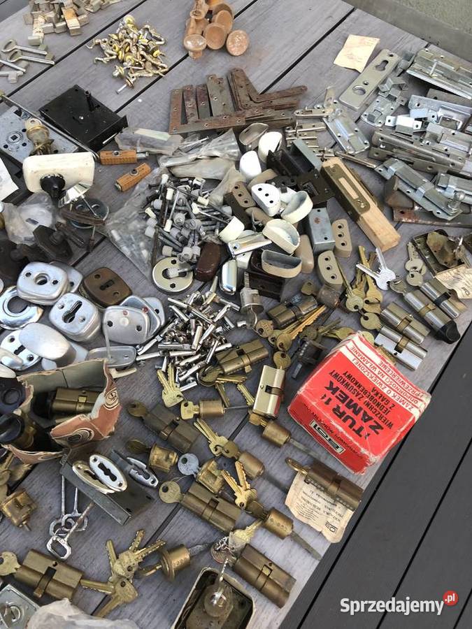 Okucie meblowe zamek zasuwa zestaw starym Poznań sprzedam