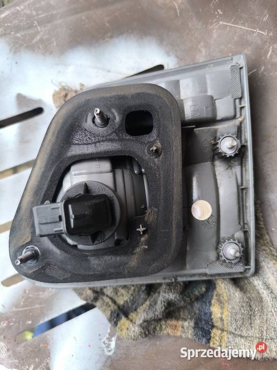 Tylnia lewa Lampa toyota Avensis t27 Kłodzko