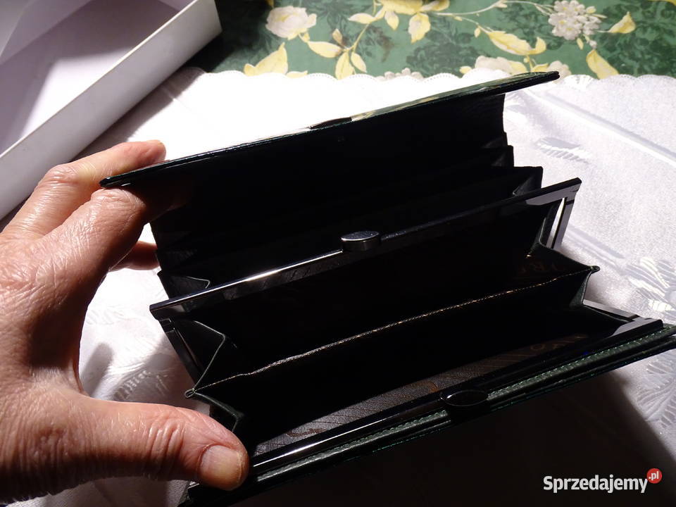 Skórzany lakierowany portfel damski firmy LOREN Pozostałe Różan