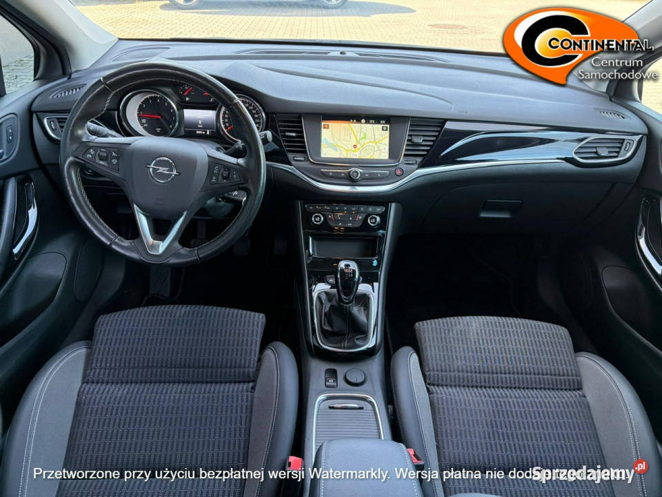 Opel Astra Sports Tourer Bogate wyposażenie L