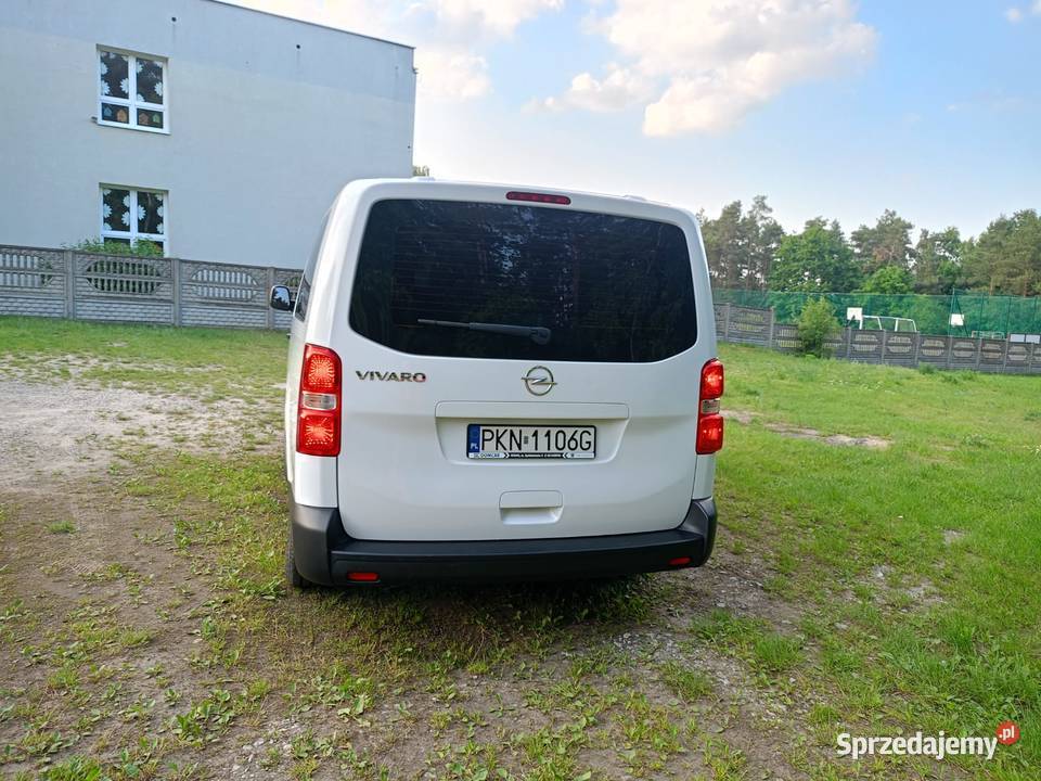 OPEL VIVARO wersja long 9 osób Głodno