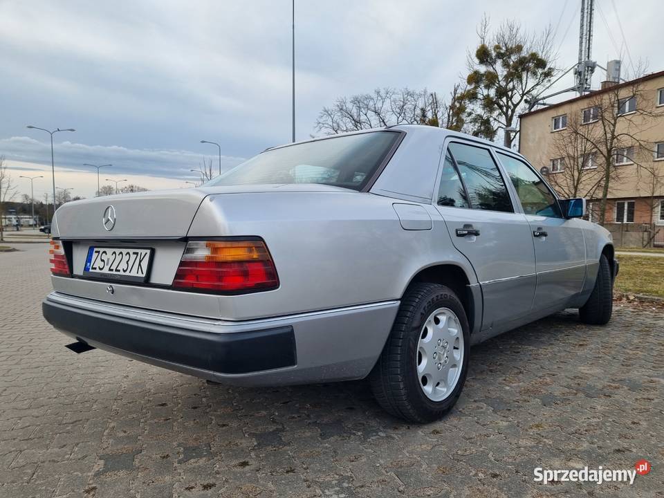 Mercedes Benz W124 200E 1993 niski przebieg srebrny Szczecin